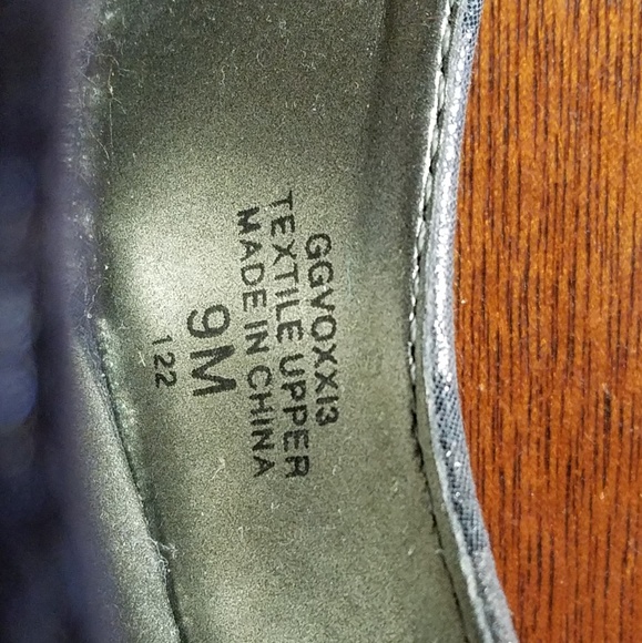 *SOLD* โณ Guess Cheetah Print Heels โณ - Picture 7 of 7